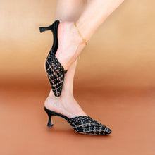 Charger l'image dans la galerie, MYRA